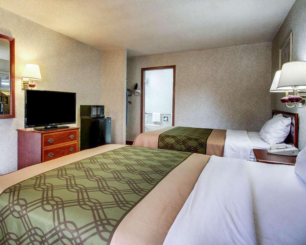 Econo Lodge Inn & Suites Forest Phòng bức ảnh